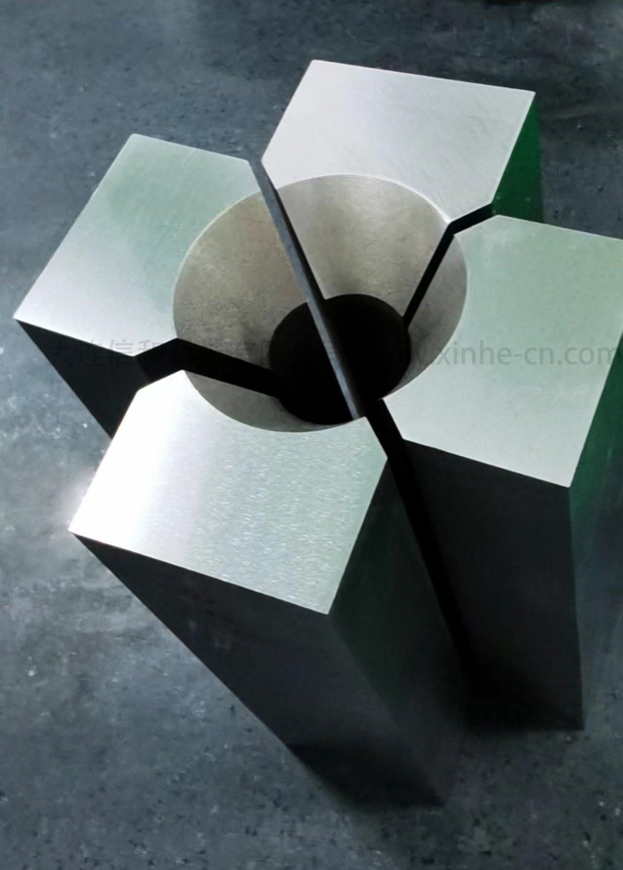 SKD11 熱處理 精度0.02 φ60*61*200