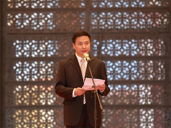 李昕主持